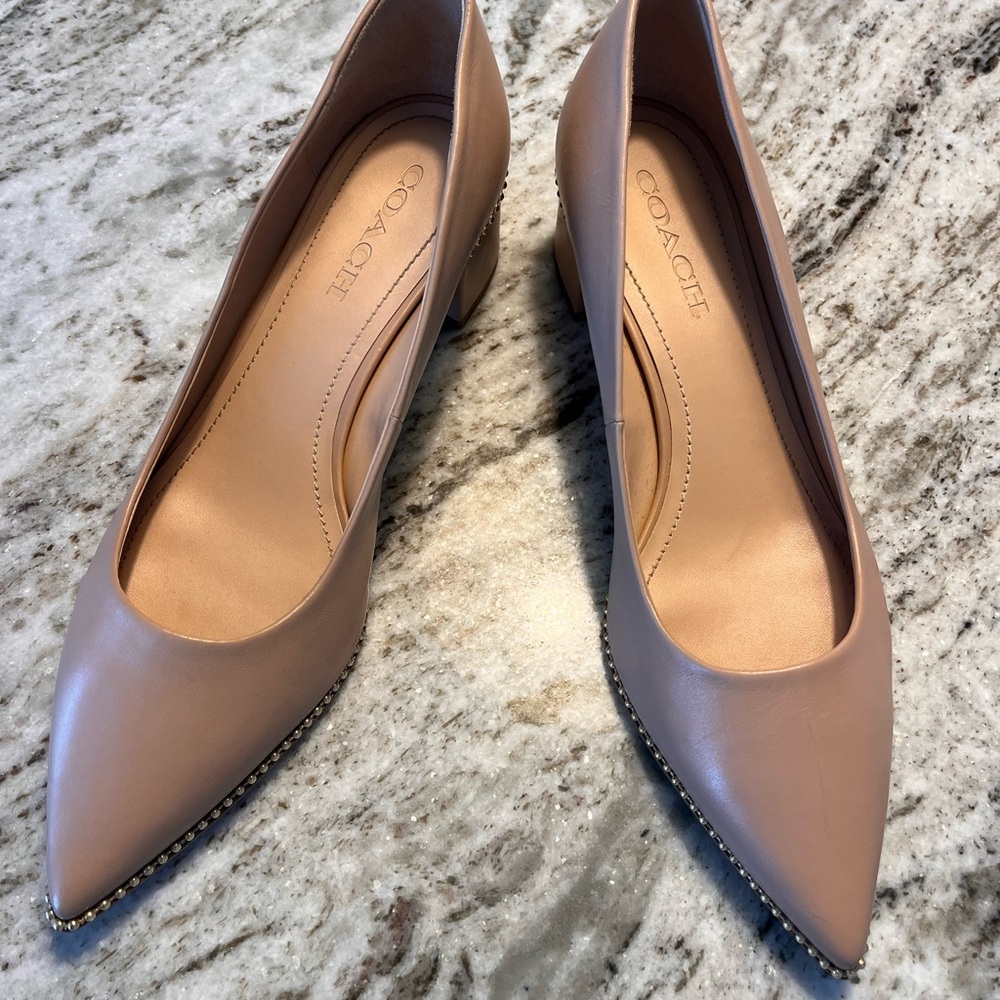 COACH - Pointed Toe Block Heel Pumps - Tan - 9.5